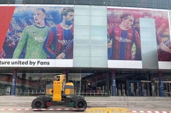  عکس؛ حذف تصاویر مسی از دیوارهای نیوکمپ