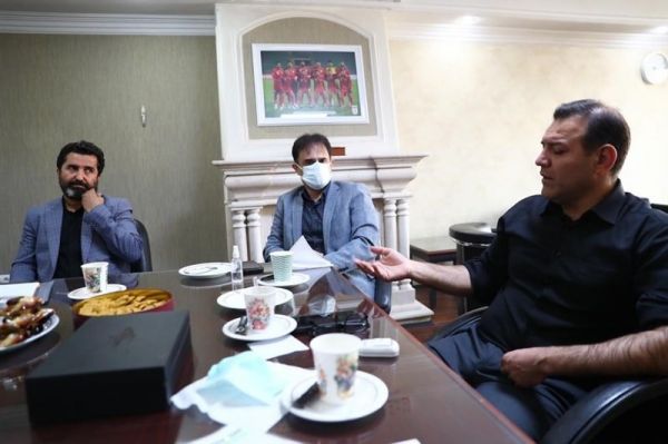 نشست عزیزی خادم با سرمربی تیم ملی فوتسال ناظمالشریعه مبلغ قرارداد جدید کادر فنی پرداخت میشود