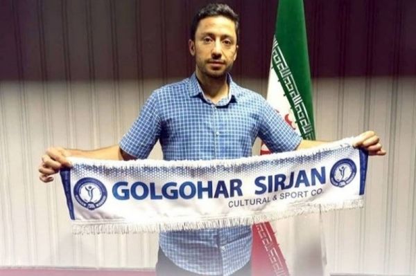 عاشوری با استقلال به صورت جدی مذاکره کردم اما به خاطر قلعهنویی در گلگهر ماندم