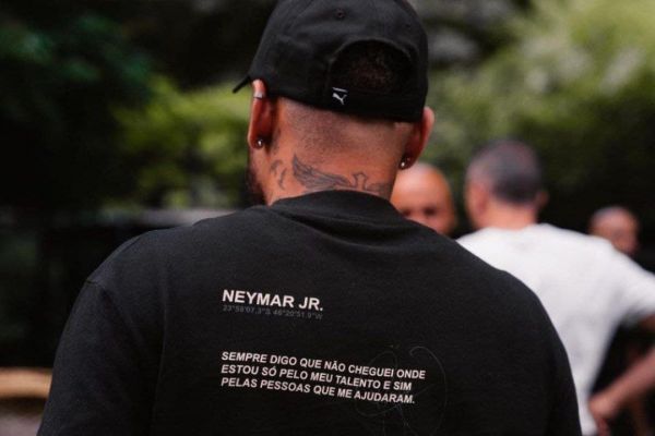 عکس؛ تیشرت جالب نیمار با یک پیام ویژه