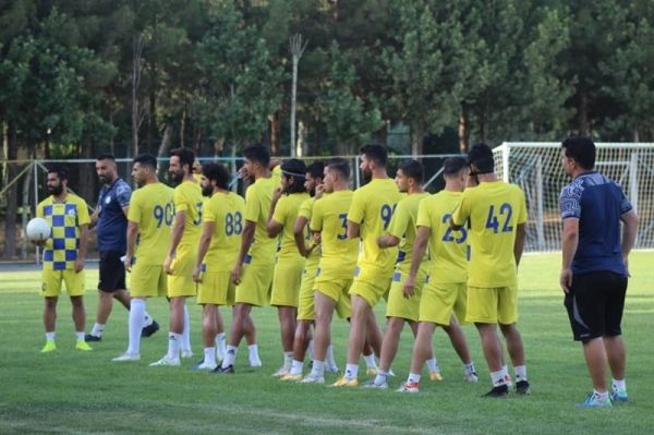  نفت مسجدسلیمان در لیگ بیستم؛ مشکلات مالی و عدم ثبات نیمکت