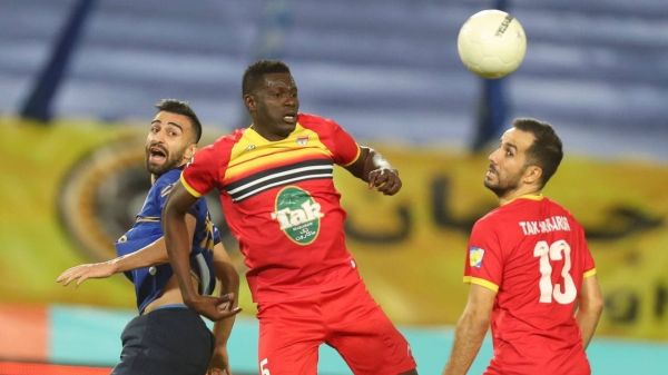  استقلال به دنبال مدافع میانی فولاد