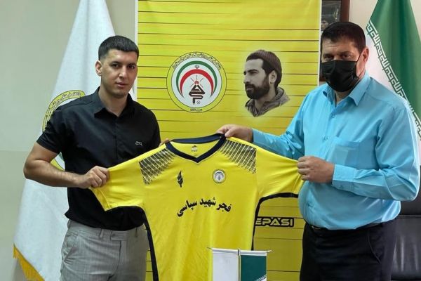 هافبک اسبق پرسپولیس در فجرسپاسی ماندنی شد