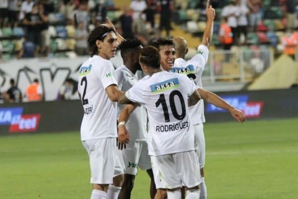  نادری در ترکیب آلتای اسپور مقابل فنرباغچه