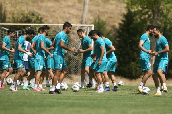  استقلالی ها باید تا فردا پاسپورت تحویل دهند