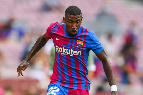  بارسلونا مدافع تازه‌واردش را می‌فروشد تا یک بازیکن جدید بخرد