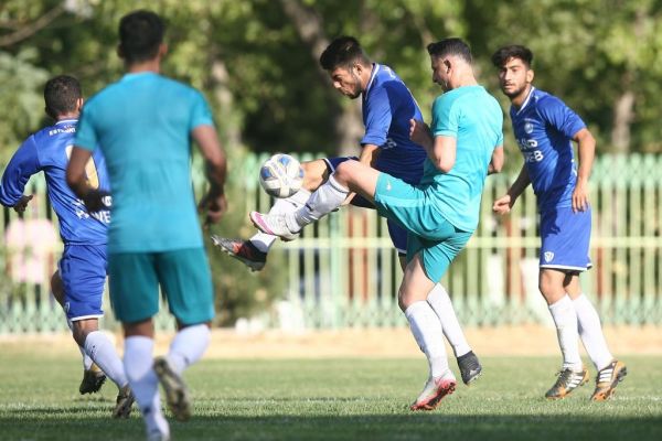  گزارش تصویری  پیروزی تیم بزرگسالان استقلال مقابل امیدهای استقلال