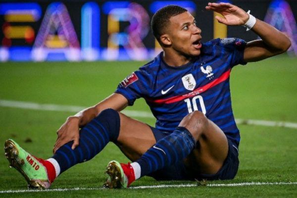 مصدومیتهای بد موقع در اردوی خروسها اینبار امباپه