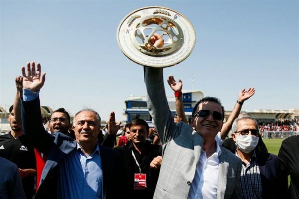 گزارش تسنیم بازی مالک باشگاه تراکتور با احساس هواداران پس از بازی با مدیر و مربی باشگاهداری یا بچهبازی