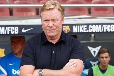  ادعای نشریات کاتالونیا  بارسلونا برای ماندن سرمربی هلندی متقاعد شده است