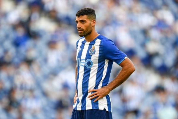 اشتباهی عجیب پیش از عرضه رسمی بازی فیفا 22؛ کارت مهدی طارمی با ملیت عراق