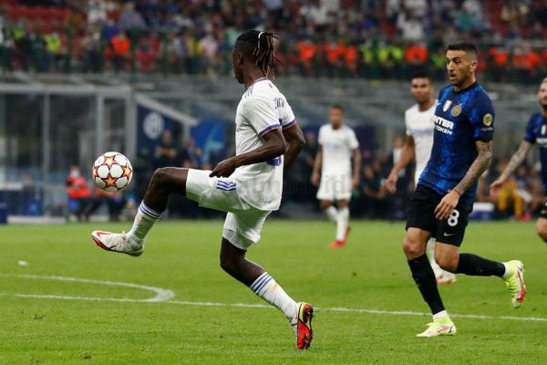 لحظهای که کهکشانی جدید رئال مادرید اولین پاسگل خود را داد عکس