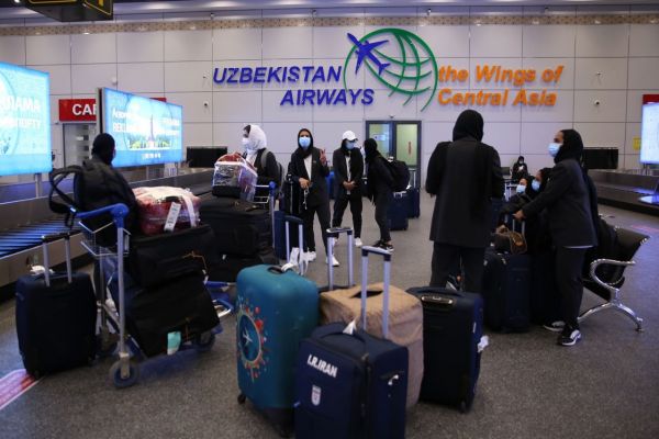  ورود اعضای تیم ملی فوتبال بانوان به تاشکند