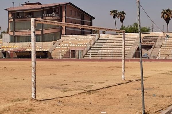 اینجا مزرعه زرد ورزشگاه تختی اهواز است