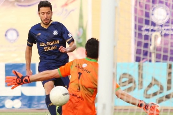 عاشوری قلعهنویی گفت بازی تدارکاتی نداریم باید ذهنیتها را کنار بگذاریم