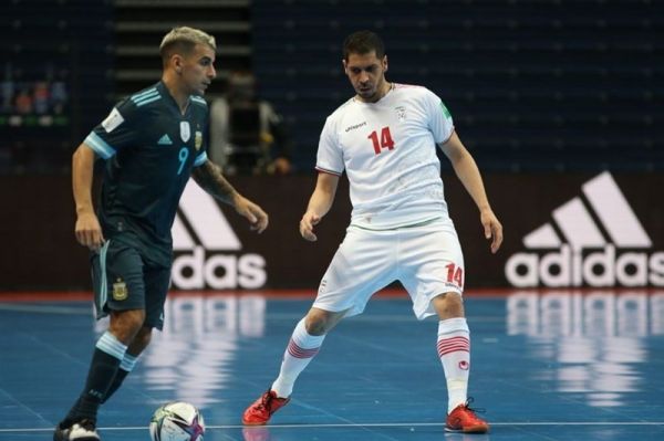  جاوید  آرژانتین هم به دنبال صعود به‌عنوان تیم دوم گروه بود  با بهترین ازبکستان ۱۰ سال اخیر بازی داریم