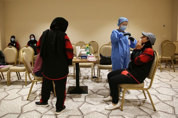 انجام تست PCR از تیم ملی فوتبال بانوان عکس