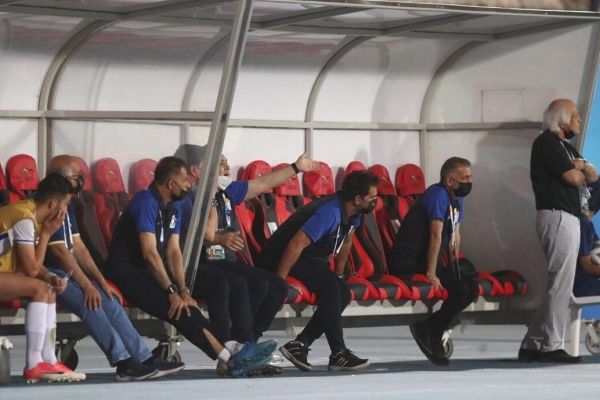 اتفاق عجیب در امارات؛ مربی و بازیکن استقلال تهدید به اخراج از هتل شدند مجیدی برای کرونایی ها بلیت خرید