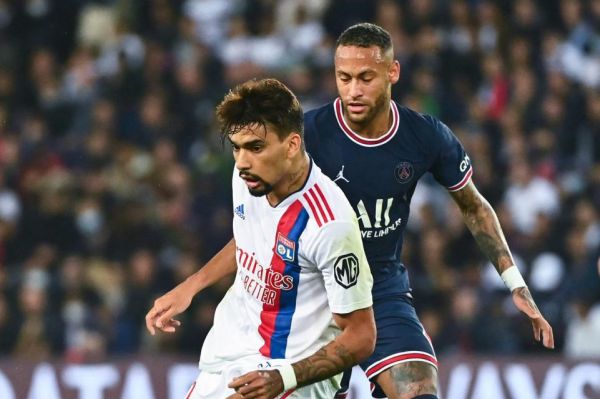 خشم نیمار از کارت زرد دادن به بازیکن برزیلی به خاطر دریبل تحریکآمیز