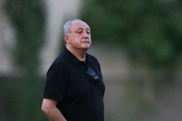  فریبا  ضربه‌ای بزرگ در انتظار استقلال  مگر متعصب‌تر از محمود فکری داریم   لطفاً کسی بیاید که جیبش پر پول باشد