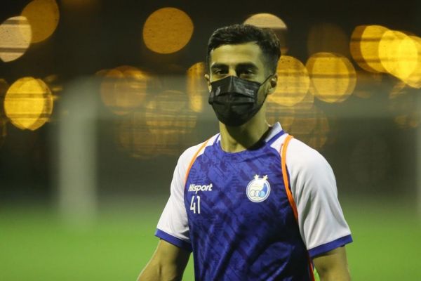  مدافع آبی‌ها به دنبال جدایی از استقلال