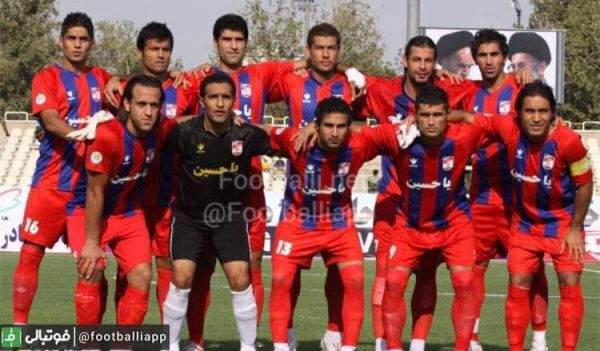  نوستالژی؛ استیل آذین پرستاره در فصل ۹۰-۸۹ به مدیریت آجرلو که در نهایت به لیگ دسته اول سقوط کرد