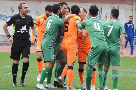  3 تیم لیگ یکی بدون سرمربی