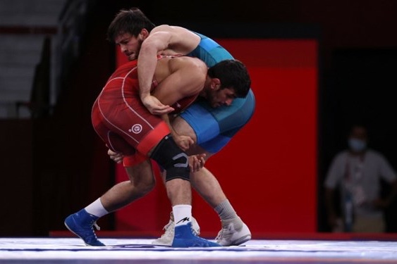 مسابقات جهانی کشتی آزاد آغاز کار با مبارزه ۴ کشتیگیر ایران