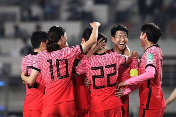  کاروان ۱۱۰ نفره کره‌جنوبی در راه تهران