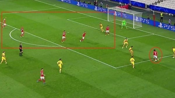  عکسی که فاجعه تاکتیکی بارسلونا را نشان می‌دهد؛ فضای خالی و مهاجمان آزاد بنفیکا