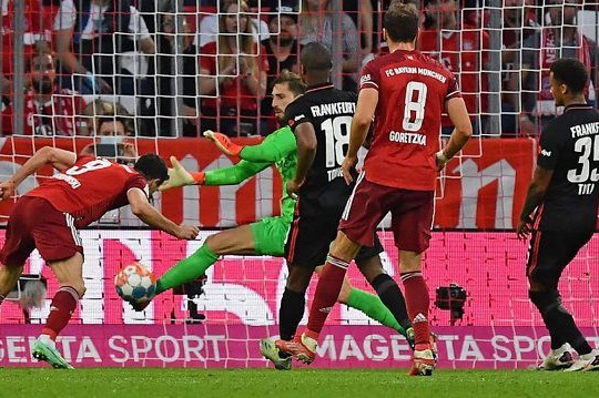 توقف روند شکستناپذیری خانگی، نتیجه اولین باخت فصل مونيخیها