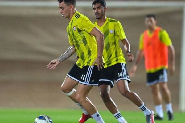 رئیس فدراسیون فوتبال امارات به بازیکنان تیم ملی برای موفقیت برابر ایران باور داریم