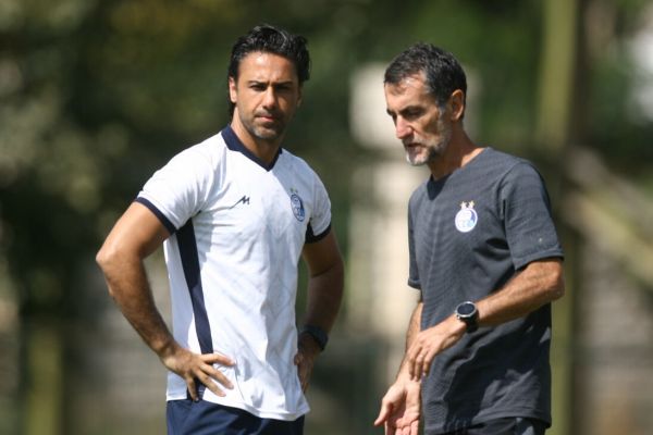 مجیدی 3 بازیکن خارجی به جمع ما اضافه میشوند روزبه چشمی در حال مذاکرات نهایی است