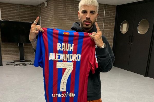  عکس؛ هدیه بارسلونا به خواننده 28 ساله پورتوریکویی