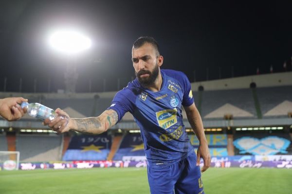  حضور چشمی و احتمال جدایی یک مدافع از استقلال