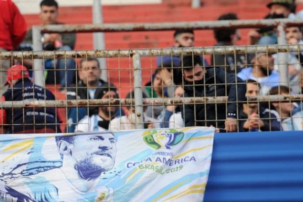  پیام های جالب هواداران برای مسی  به اندازه مادربزرگم دوستت دارم