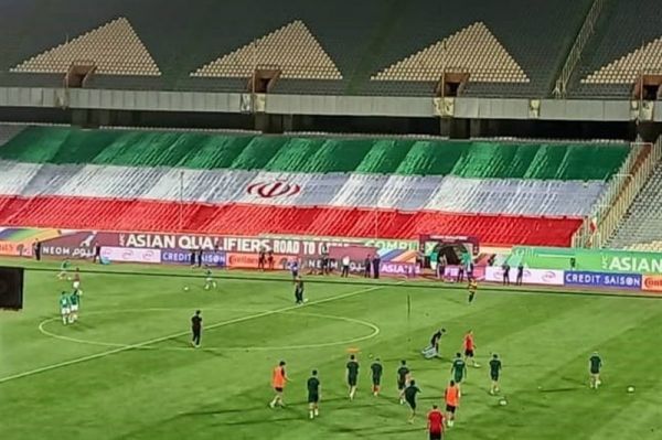 ضدعفونیشدن ورزشگاه آزادی در آستانه دیدار ایران - کره جنوبی عکس