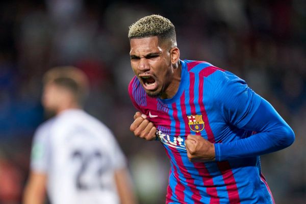 مدافع بارسلونا ال کلاسیکو را از دست داد؛ زوج غیرمطمئن در خط دفاع بارسا