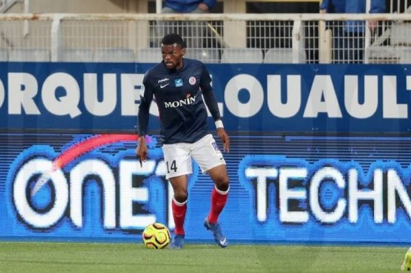  همبازی عزت‌اللهی و سه بازیکن خارجی دیگر در راه استقلال