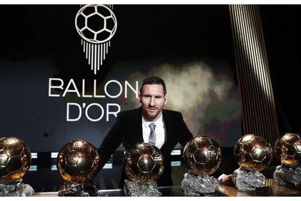  بازیکن سابق منچستریونایتد  از این که توپ طلا به مسی می‌رسد، خسته شده‌ام