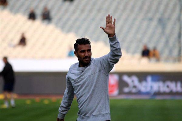 استقبال صمیمانه از میداوودی در تهران عکس