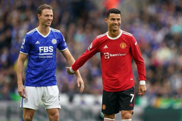 خوش و بش رونالدو با یک دوست قدیمی در قامت رقیب پس از سالیان سال عکس