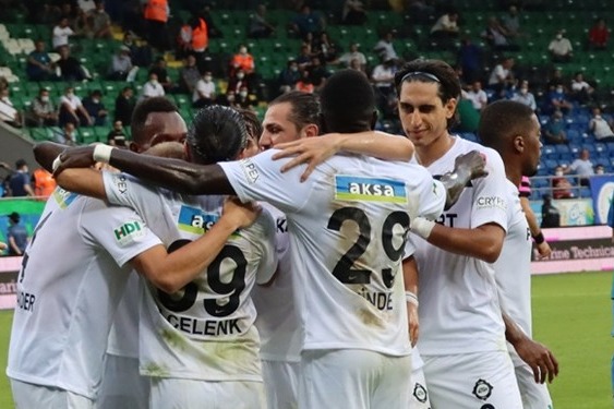  حضور نادری در ترکیب آلتای اسپور  عکس