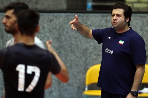 واکنش مربی تیم ملی والیبال به تبعیضها طلوعکیان نه قرارداد داریم، نه بیمه