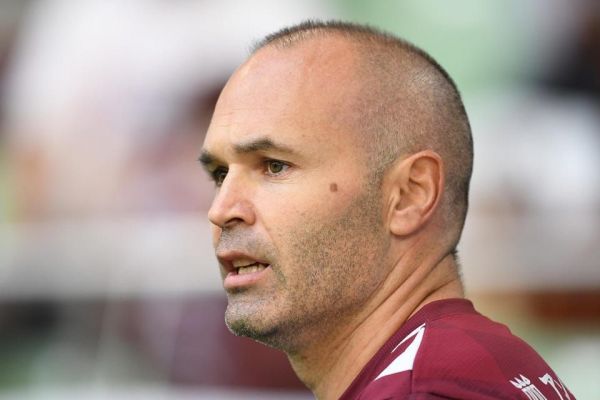 اینیستا بارسلونا توان شکست رئالمادرید و فتح لالیگا را دارد