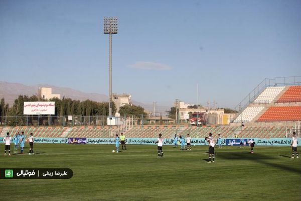  اعتراض عکاسان حاضر در ورزشگاه شهر قدس نسبت به محل استقرار خود