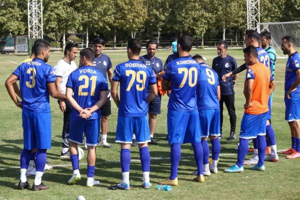 اعلام اسامی بازیکنان حاضر در اردوی استقلال برای بازی با هوادار