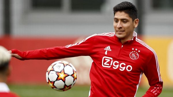  تلاش ناکام بازیگر زن هالیوود برای بردن ستاره آژاکس به لیگ فرانسه عکس