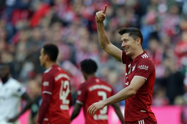 بایرن مونیخ اقتدار خود را به رخ رقیبان کشید