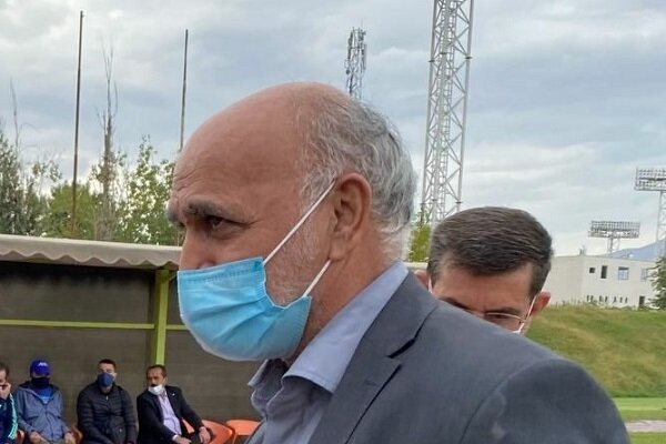 اولیایی باید منافع باشگاهها و فدراسیون فوتبال در تبلیغات محیطی حفظ شود